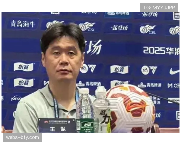 李霄鹏回应下课呼声称理解球迷情绪呼吁大家保持宽容理性支持中国足球 李霄鹏回应下课呼声称理解球迷情绪呼吁大家保持宽容理性支持中国足球