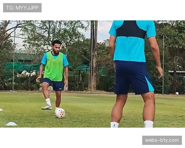 武汉三镇外援绍尔单刀破门 贝维斯助攻展现默契配合 武汉三镇外援绍尔单刀破门 贝维斯助攻展现默契配合